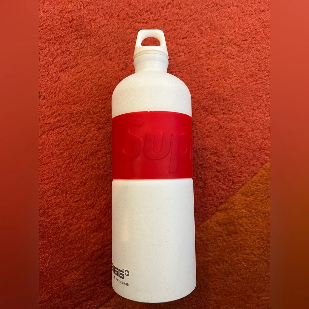 Supreme SIGG Water Bottle Red And White SS19 - Picture 2 of 6